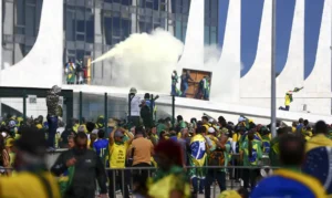 8/1: Moraes manda prender condenado que tirou tornozeleira eletrônica