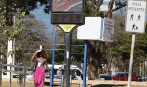 Inmet emite alertas vermelho e laranja para baixa umidade do ar