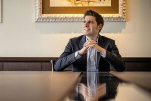 Forbes divulga ranking dos 10 maiores bilionários do Brasil em 2025; confira a lista