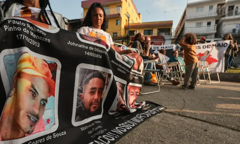 Familiares e movimentos fazem ato pelos 10 anos da chacina de Osasco