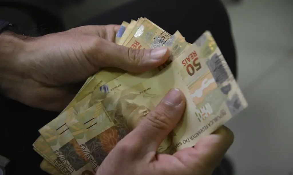 Proposto, na Lei Orçamentária, salário mínimo de R$ 1.631 para o ano de 2026