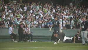 Remo empata com o Coritiba e vai caindo na tabela do Brasileirão