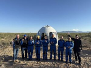 Voo turístico da Blue Origin leva representantes de seis países ao espaço