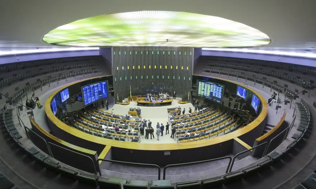 Fux defere pedido para manter número de deputados nas eleições de 2026