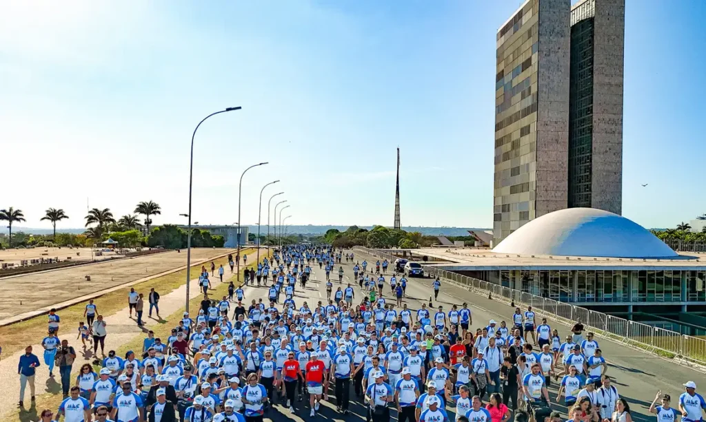“Brasil será soberano pela educação”, diz Lula na corrida MEC 95 anos