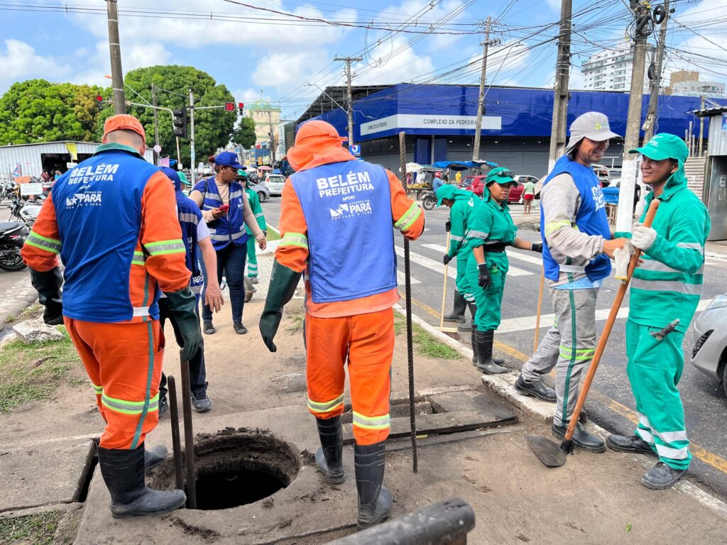 Ação fiscaliza, ordena e faz limpeza na feira provisória da Pedreira