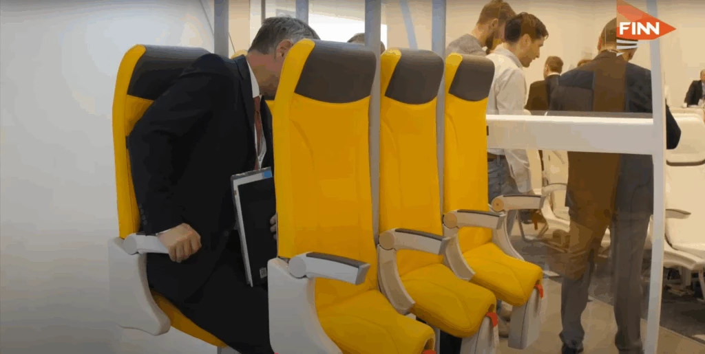 Oi? Companhias aéreas visam ter assentos quase em pé para 2026