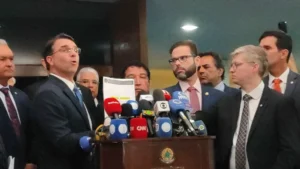 Vídeo – Senador pede suspensão do julgamento de Bolsonaro, pois a perícia aponta fraude em decisão de Moraes contra empresários