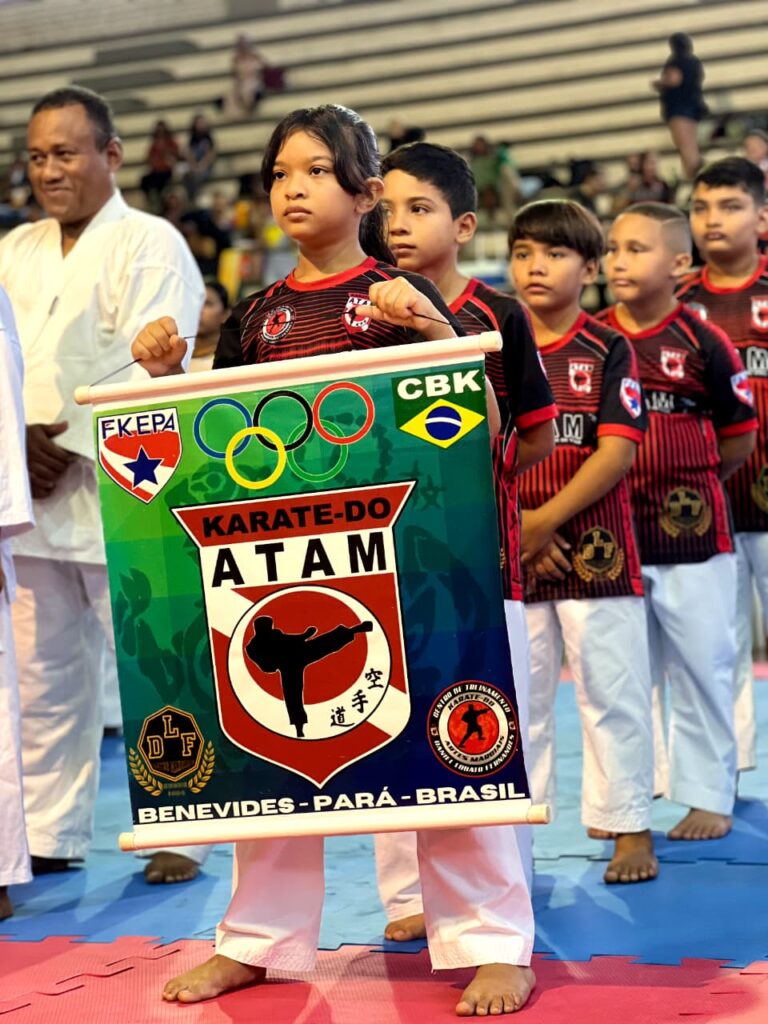 ATAM de Benevides comemora os resultados no Campeonato de Karatê do Estado