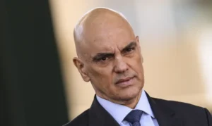 Ministro do STF autoriza Lira a visitar Bolsonaro em Brasília