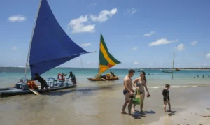 Quase 50% dos turistas usam redes como fonte de informação de viagem