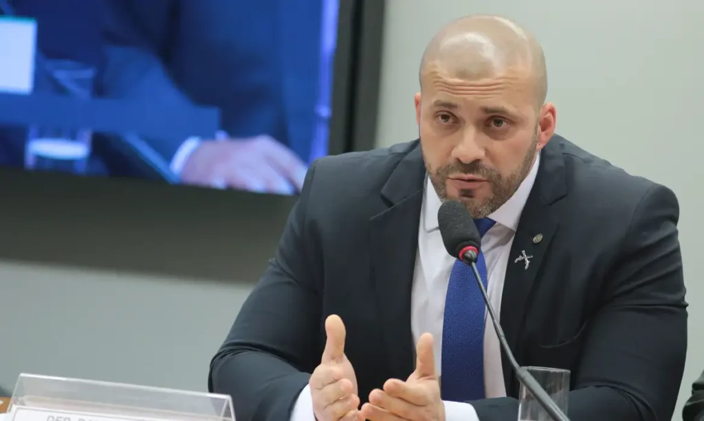 Moraes autoriza progressão de Alexandre Silveira para regime aberto