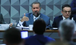 Lupi diz que governo acompanhava, mas sem dimensão da roubalheira no INSS