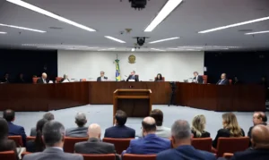 STF retoma julgamento de Bolsonaro; Cármen Lúcia vota