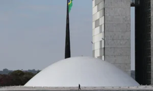 Senado analisa projeto que regulamenta comitê gestor de novo imposto