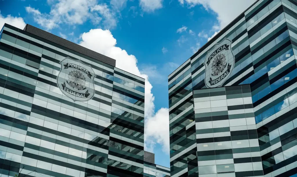 PF diz ao STF que Zambelli não efetivou ações de coação contra a Corte