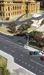 Um visitante inesperado no Mini Mundo