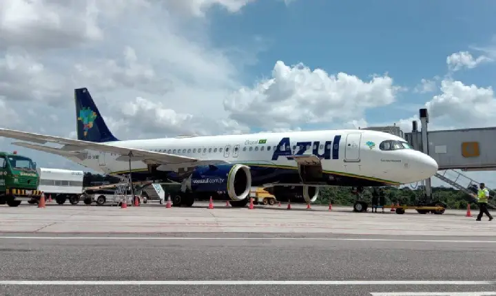 Pânico a bordo: Passageiro em avião da Azul afirma ter bomba e voo é cancelado em Belém antes da decolagem para Marabá
