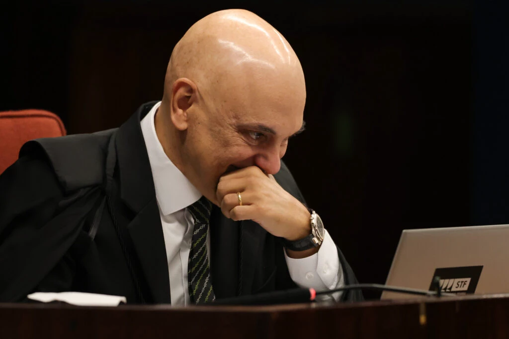 Moraes manda soltar réu do 8 de janeiro após erro judicial