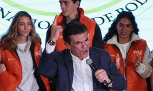Rodrigo Paz é eleito presidente da Bolívia em meio a crise econômica