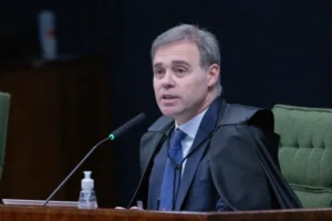 Escândalo de roubalheira no INSS: Mendonça retém R$ 389 milhões de sindicato de irmão de Lula