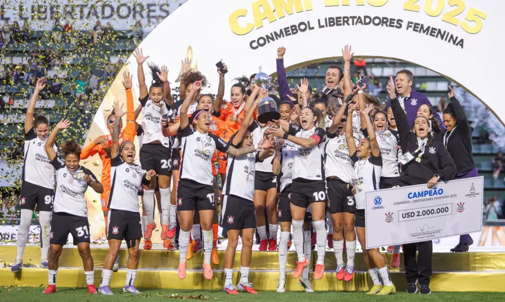 Libertadores: Corinthians faz história com tricampeonato consecutivo