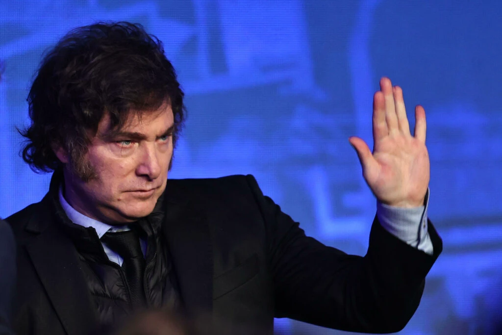 Milei quer reduzir a maioridade penal para 13 anos na Argentina