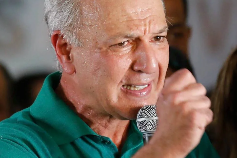 Mudanças na Lei da Ficha Limpa não retroagem para beneficiar casos como o de Arruda, dizem ex-ministros