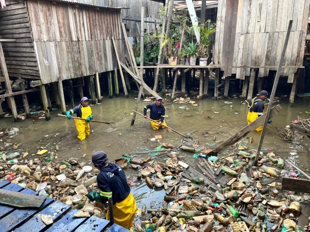 Prefeitura reforça ações de limpeza e conscientização na Vila da Barca
