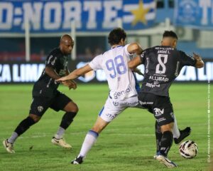 Paysandu perde por 2 a 1 para o Avaí e está praticamente rebaixado