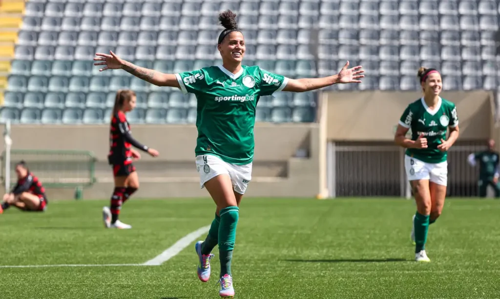 Transferência de Amanda Gutierres é a 5ª mais cara do futebol feminino
