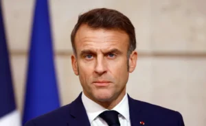 Vídeo – Emmanuel Macron se manifesta sobre roubo no Museu do Louvre