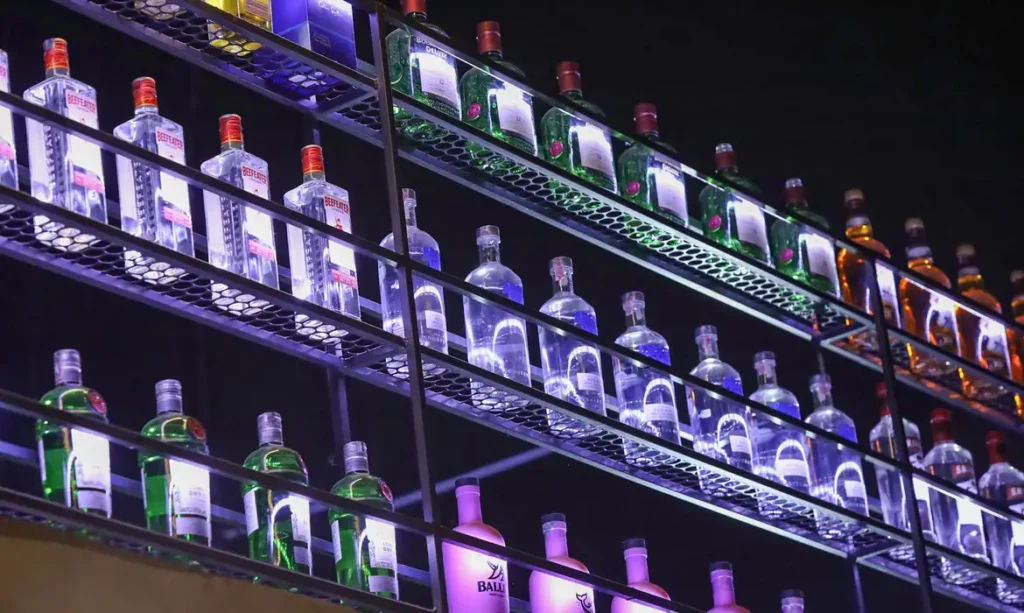 País tem 29 casos confirmados de intoxicação por metanol, diz governo