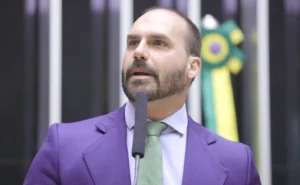 Conselho de Ética arquiva ação contra Eduardo Bolsonaro