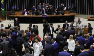 Câmara aumenta penas para crimes como extorsão e escudo humano