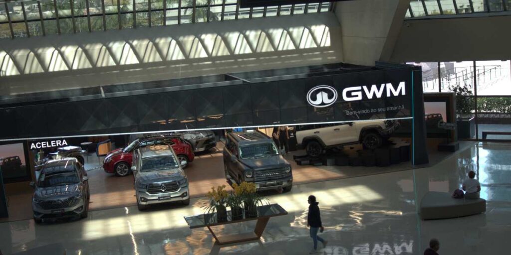 GWM Brasil em Belém envia 100 veículos eletrificados à COP30 para uso de chefes de estado
