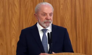 Lula comenta prisão de Jair Bolsonaro: “Lição de democracia”