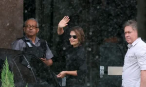Bolsonaro recebe a ex-primeira-dama Michelle na PF