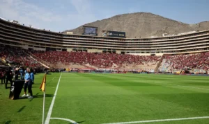 Ônibus atrasa e final da Libertadores começará às 18h15 (de Brasília)