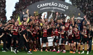 Flamengo vence Palmeiras e vira 1º brasileiro tetra da Libertadores