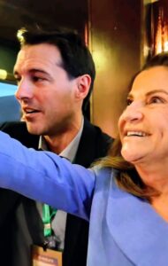 Vídeo – Homenagem a Marta Rossi, CEO do Festuris, no Wish Serrano, celebra trajetória de pioneira do turismo em Gramado