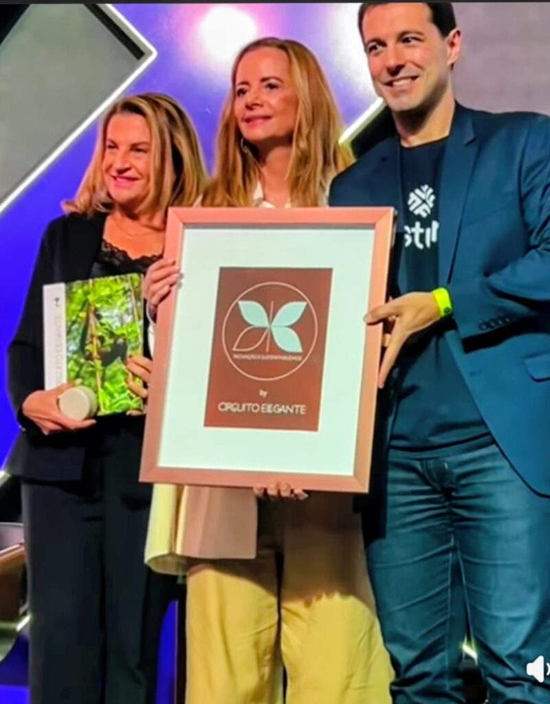 Vídeo – Marta Rossi recebe o selo Xis do Festuris