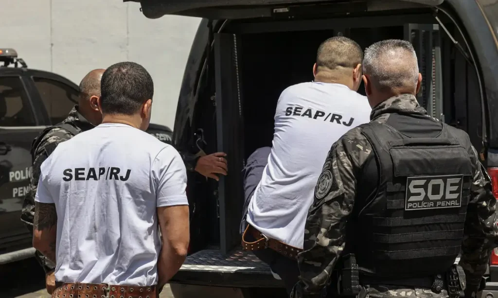 Chefes do Comando Vermelho são transferidos para presídios federais