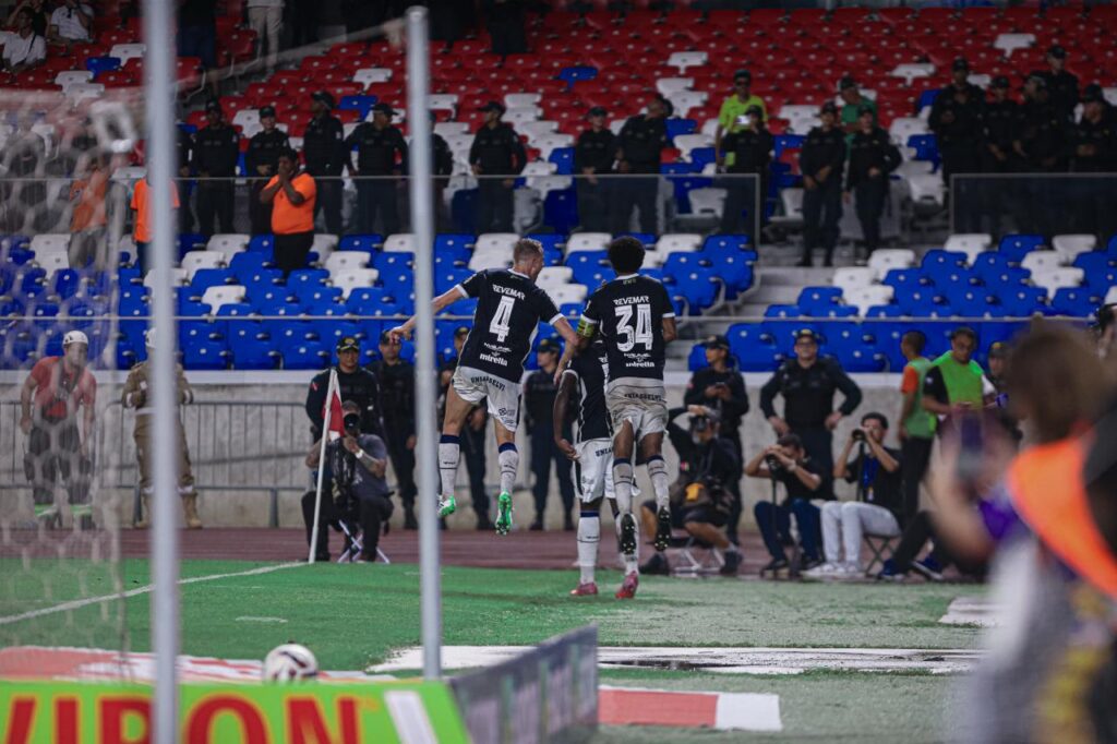 Vídeo – Remo volta à elite do Futebol depois de 32 anos; Coritiba é o primeiro tri da Série B e Papão vai encarar a Série C em 2026