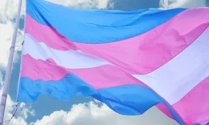 Preconceito dificulta rastreio e tratamento de câncer em pessoas trans