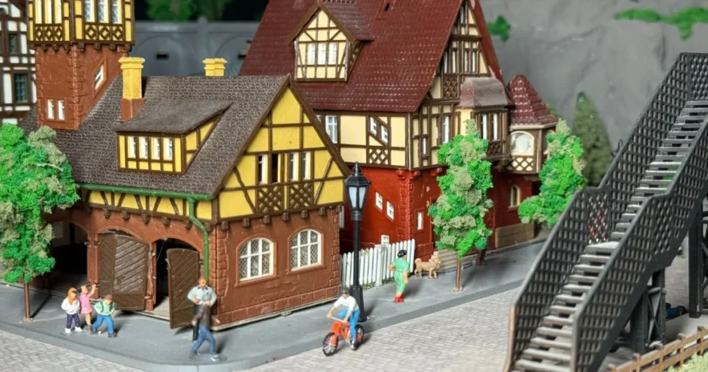 MiniLand, em Campos do Jordão, reúne 40 mil peças em um trabalho que une gerações