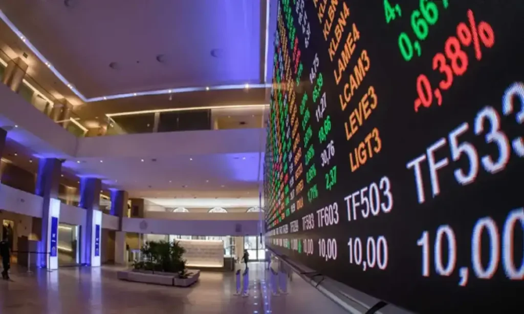 Bolsa cai após 15 altas seguidas e interrompe sequência de recordes