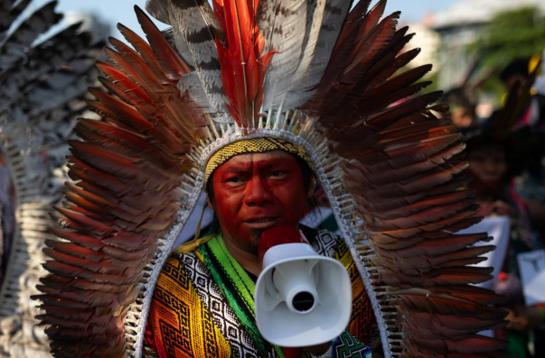 Carta dos Povos é entregue à presidente da COP após mobilização que reuniu milhares de pessoas em Belém