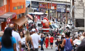 Compras de última hora agitam comércio popular em São Paulo