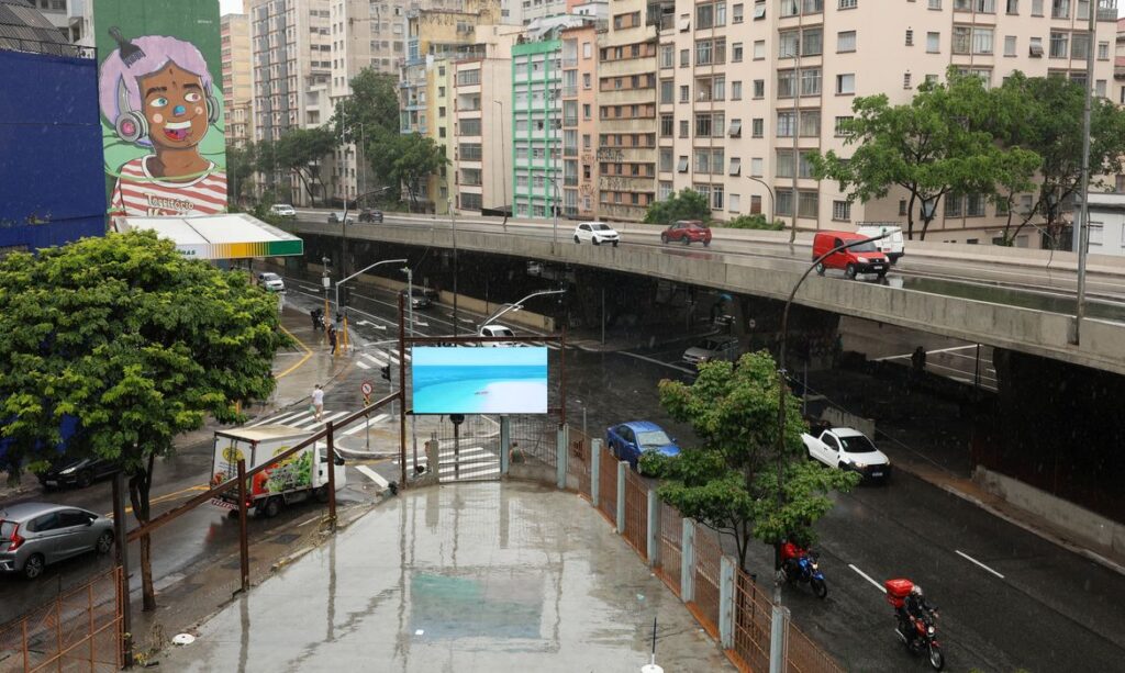 Estado de SP deve ter chuva e ventos intensos até a próxima terça